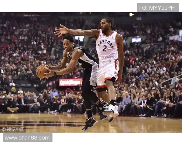 马刺逆转猛龙获胜，德罗赞砍下28分，引领球队走向胜利